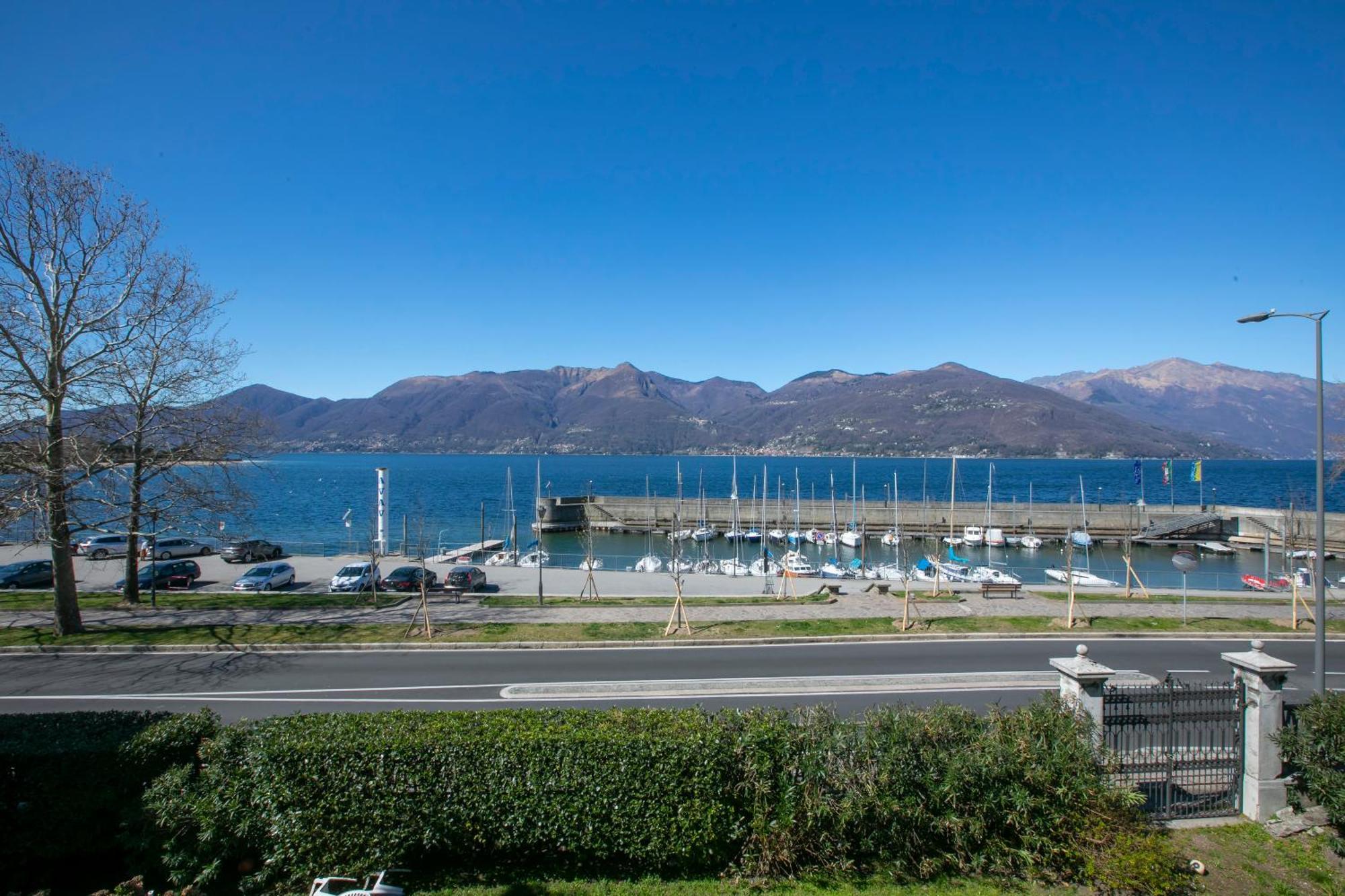 Residenza Gardenia Lake View Luino Center - Happy Rentals Exterior photo
