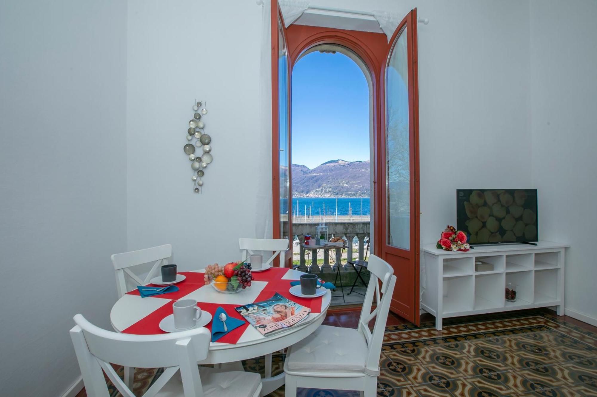 Residenza Gardenia Lake View Luino Center - Happy Rentals Exterior photo